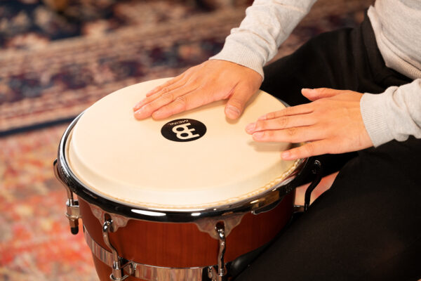 MEINL Percussion Floatune Series Djembe 31 cm - Gold Amber Sunburst Matte - Imagem 7