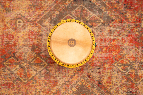 MEINL Percussion Artisan Edition Tongo Carved Djembe - 12” - Imagem 5