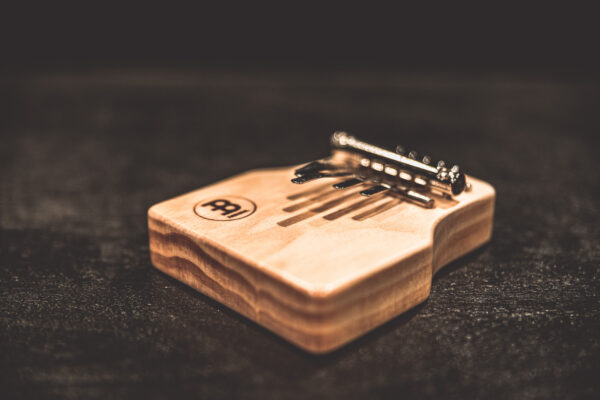 MEINL Percussion Solid Series Kalimba - small g#'/c"/f'/f"/c''' - Imagem 4