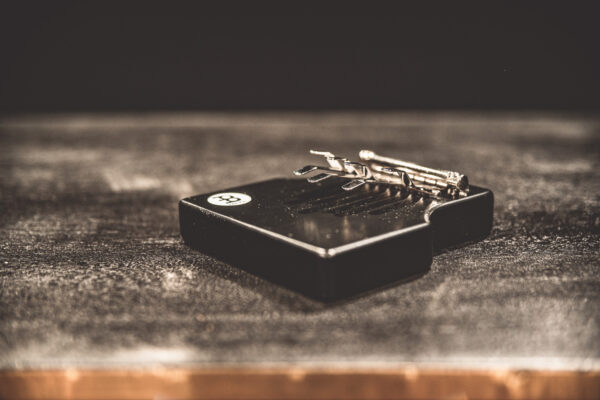 MEINL Percussion Solid Series Kalimba - medium e'/g/d"/e/c'/a/a' - Imagem 3